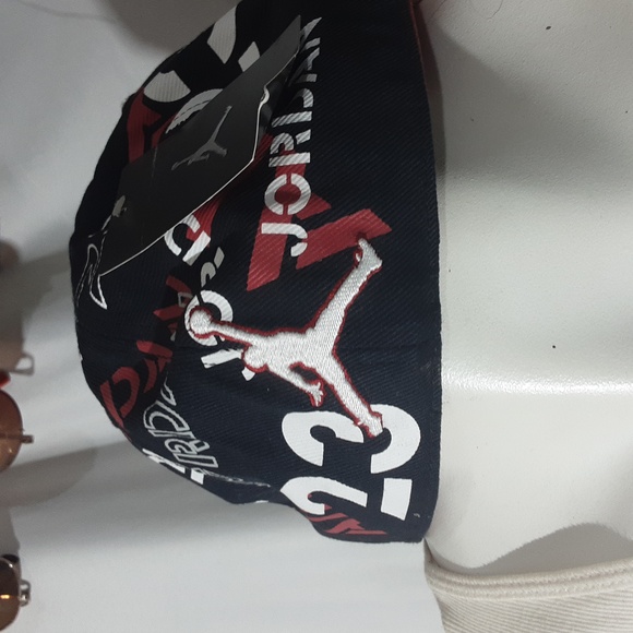 Hat - Picture 3 of 6